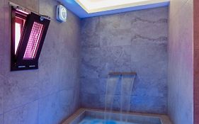 Luxuite Spa Con Piscina E Jacuzzi