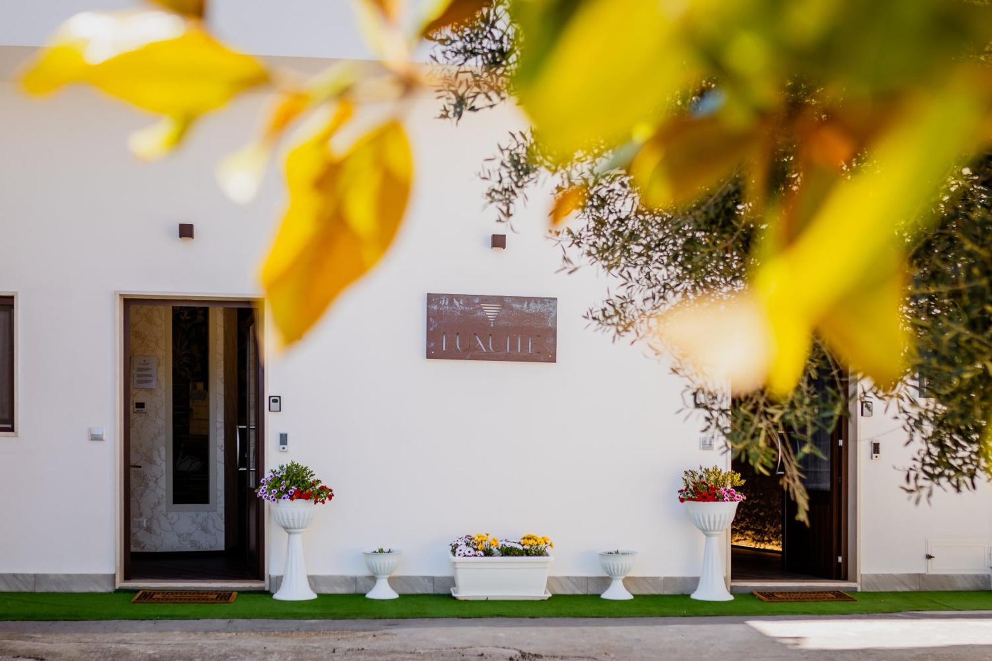 Luxuite Spa Con Piscina E Jacuzzi Alberobello Exterior photo